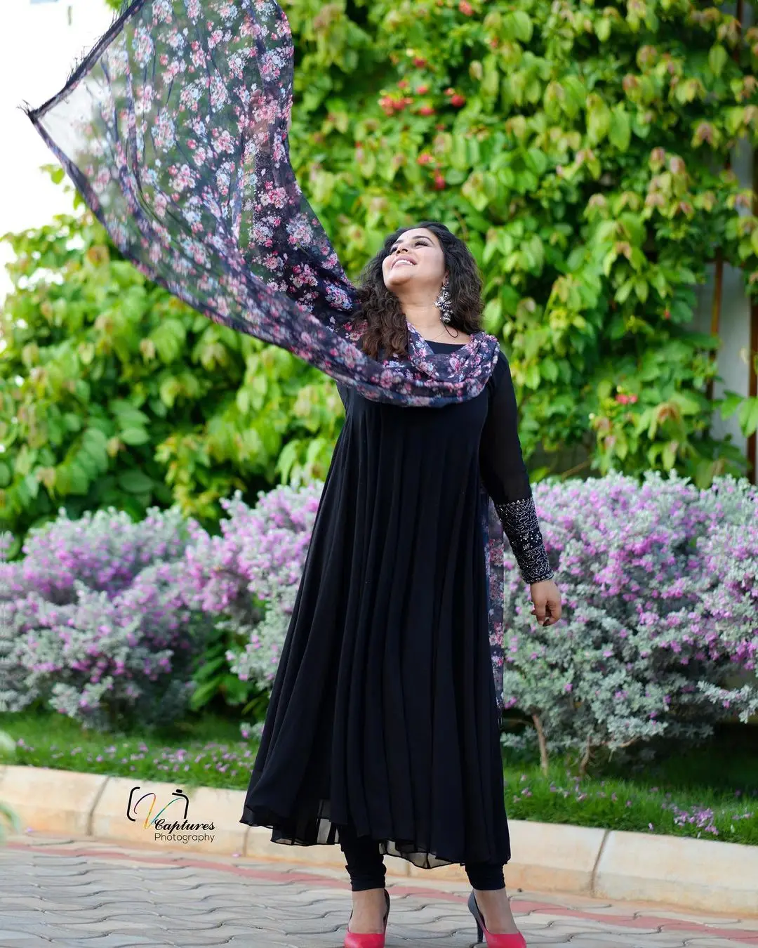 ETV ACTRESS POORNA MESMERIZING LOOKS IN BEAUTIFUL BLACK DRESS 6